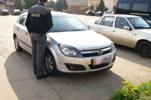 Autoturism căutat de autorităţile din Grecia, confiscat în Vama Urziceni