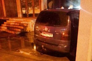 FOTO. O maşină din Satu Mare a luat foc în Cluj