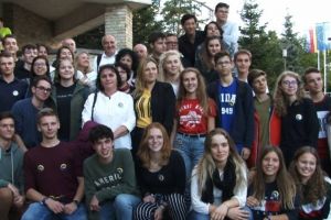 Elevi şi profesori din patru ţări europene, oaspeţi ai Colegiului „Petru Rareş”, în ...