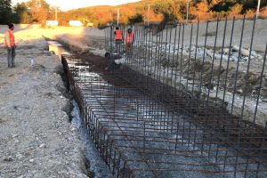 PESTE 30 DE MILIARDE LEI VECHI VOR FI INVESTITE ÎN LUCRĂRI PENTRU REMEDIEREA EFECTELOR CALAMITĂŢILOR ÎN COMUNELE POPEŞTI, OTEŞANI, MALDARESTI ŞI VAIDEENI