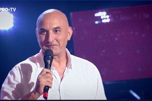 Un bărbat din Băile Tuşnad a întors toate scaunele juraţilor de la „Vocea României“ cu talentul său
