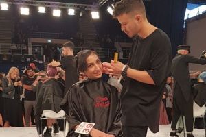 Un sibian desemnat cel cel mai bun hairstylist din ţară – Arta lui Vicenţiu a impresionat juriul