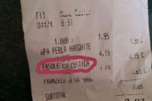 Viaţa bate filmul! A luat fasole cu costiţă, dar a primit acest bon - FOTO