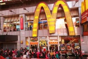 LIDER MAFIOT ASASINAT LA McDonald’s. Detalii de ultimă oră despre atacul barbar. News alert