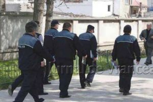 Sute de poliţişti, jandarmi şi pompieri, la datorie în zilele referendumului