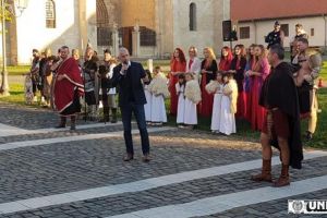 FOTO/ VIDEO: Virgil Ianţu a fost invitatul Gărzii Apulum, la spectacolul săptămânal de reconstituire istorică, din Cetatea Alba Carolina