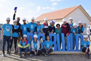 BIG BUILD, Cumpana 2018, la sfarsit. Opt familii au primit locuinte construite impreuna cu voluntari din intreaga lume (galerie foto)