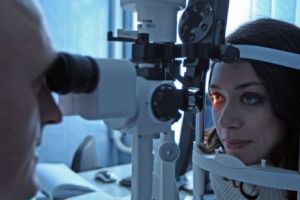 TOATĂ LUMEA trebuie că cunoască asta. GREȘELI care afectează VEDEREA