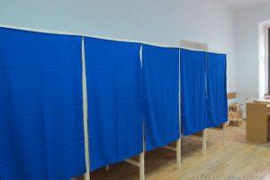 A început referendumul, toate cele 650 secţii de votare din Bihor au fost deschise la timp şi fără incidente
