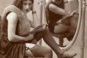 Piţipoancele de altădată foloseau ACELEAȘI TEHNICI DE SEDUCȚIE ca suratele lor din prezent. IMAGINI din 1920