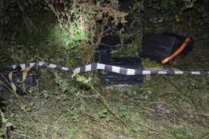 Contrabandişti urmăriţi de poliţişti au lăsat în urmă aproape 5.000 de pachete de ţigări