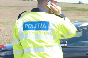 Un bărbat a ajuns în spatele gratiilor, după ce a furat un telefon de serviciu al poliţiştilor