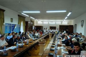 FOTO / VIDEO: Mari scriitori din întreaga ţară participă la Alba Iulia, la a XI-a ediţie a Colocviilor Romanului Românesc Contemporan. ”Romanele din Anul Centenarului”