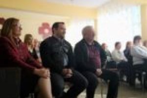 Primarul Torma s-a întors la şcoală. Educaţia, mai presus de alei şi drumuri! [FOTO]