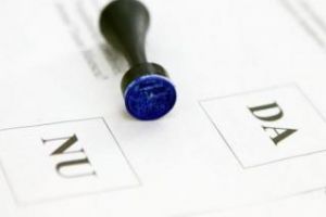 Scandal la referendum în Cluj. O femeie acuzată că a primit bani la ieşirea de la vot