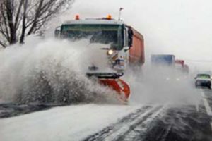 CNAIR a început pregătirile pentru iarnă. Zilnic, 800 de tone de sare sunt transportate la districtele drumurilor naţionale