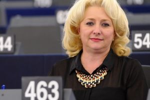 Gargară de politruci: Europarlamentarii PSD şi PNL, inclusiv Dăncilă, au votat în 2015 pentru legalizarea căsătoriilor dintre persoane de acelaşi sex