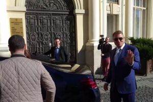 VIDEO – Preşedintele Iohannis la Sibiu – A mers la biserică. Ce zice de Referendum