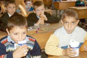 Programul „Mâncare bună”: în loc de mere şi lapte, mai bine o friptură cu salată!