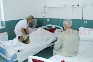 Tăieri drastice de cheltuieli, la Spitalul Judeţean de Urgenţă. Magazia unităţii sanitare este goală. Managerul susţine că măsura nu va afecta pacienţii