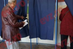 INCIDENT GRAV la REFERENDUM. Poliţia Capitalei REACȚIONEAZĂ. Dosar PENAL pentru doi POLIȚIȘTI CERCETAȚI pentru PROPAGANDĂ ELECTORALĂ
