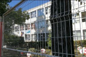 Referendum în Ferentari cu cerşetori şi pliculete de staniol palmate: „Aicea se votează, bre!”