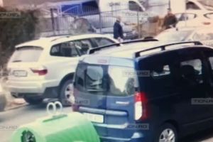 Timisorean amenintat cu cutitul dupa ce i-a atras atentia unui sofer ca i-a lovit masina