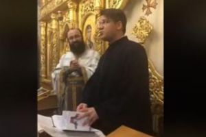 Liberalul Mihail Neamţu le cere oamenilor să voteze: Vin din viitor şi viitorul nu arată foarte bine - VIDEO