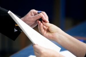 S-a făcut lumină! Motivul pentru care românii nu au mers la vot în weekend
