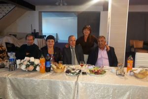 Întâlnire după 45 de ani de la terminarea şcolii generale! Emoţii mari şi pentru primarul de la Jupâneşti