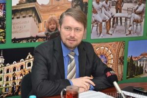 Retrospectiva săptămânii, prin ochii lui Bihorel: Odeon vrea şcoli maghiare pe malul izvorului Adona, pe Lacul Roşu şi pe pârâul Paris