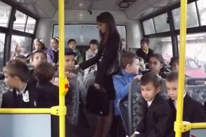 Doar elevii fără absenţe circulă gratuit pe liniile RATBV