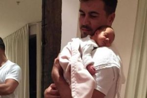 Logodnicul Elenei Udrea, al doilea mesaj pe Facebook, după reţinerea Elenei Udrea de către Interpol. Cine mai apare în fotografia care însoţeşte mesajul