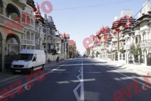 La vot, în „ţigănia” din Teleorman. Romii din Buzescu nu şi-au părăsit palatele cu turnuleţe ca să iasă la vot