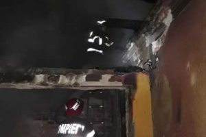 Incendiu provocat de o ţigară uitată aprinsă, la o locuinţă din Stejaru