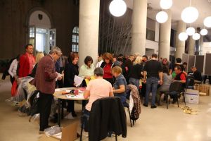 A inceput numaratoarea voturilor in Timis. Presedintii sectiilor,  cu sacii cu voturi la BEJ