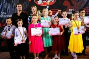 13 calificari in finale si 7 medalii pentru sportivii de la Galactic Dance la “Cupa Maramuresului”