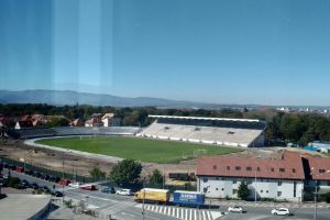 FOTO – Ritmul zilnic al lucrărilor de la stadionul Municipal – Încet şi foarte încet sau mai deloc