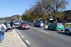 FOTO – Accident în nordul judeţului. Cel putin trei răniţi