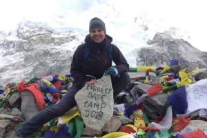 FOTOGALERIE. Cu ochii spre acoperişul lumii. O sătmăreancă, la tabăra de bază de pe Everest!