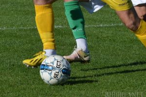 Victorii în deplasare pentru echipele din fruntea clasamentului Ligii a IV-a