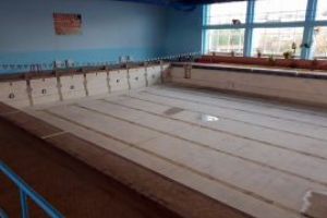 FOTO – Bazinul Olimpic, inchis de aproape trei luni. Reprezentanti LPS Baia Mare: “Iar se pierd generatii de potentiali campioni”