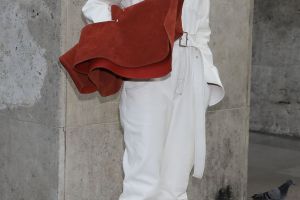 CUM POȚI PURTA SALOPETA ÎN SEZONUL DE TOAMNĂ! 10 MODELE PERFECTE ACUM!