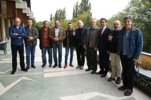 Clanul caricaturiştilor, în Bacău