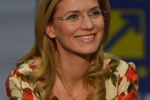 Senatorul Alina Gorghiu, mama pentru a doua oara. A nascut in cursul noptii un baietel