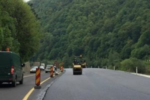 Au reînceput lucrările pe DN1, la ieşirea din Predeal spre Bucureşti