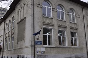 „Suflet şi culoare”, expoziţie de pictură la Biblioteca Bucovinei