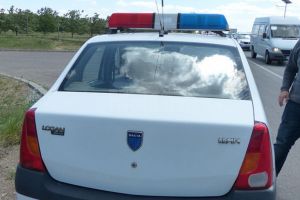 Tânăr băut la volan, urmărit şi blocat în trafic de poliţişti