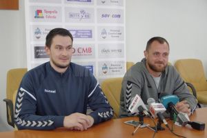 Universitatea joacă mâine pe terenul Minaurului din Baia Mare