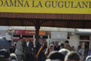 Toamnă lungă şi bogată, de gugulani eşti lăudată!